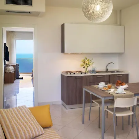 皮卡迪利酒店 公寓式酒店 3*