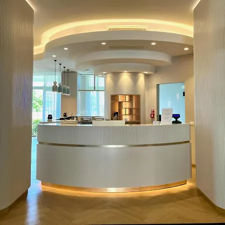 Piccadilly Apartahotel Rímini