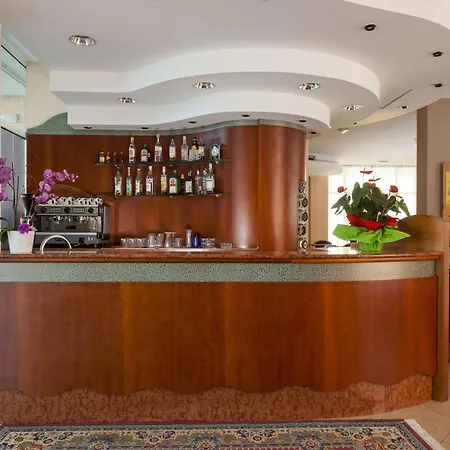 Ξενοδοχείο με διαμερίσματα Piccadilly