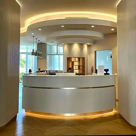 Piccadilly Apartahotel 3*