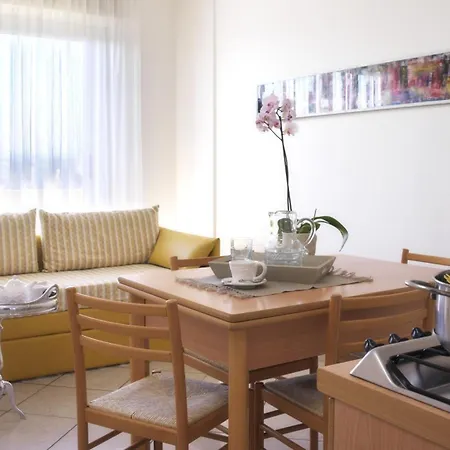 Piccadilly Aparthotel 3*