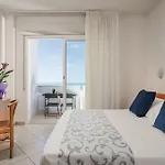 Piccadilly Aparthotel 3*