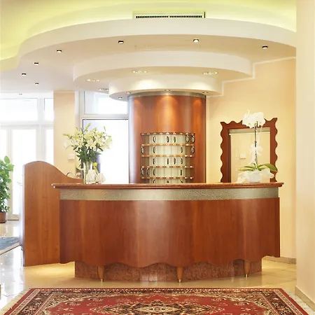 皮卡迪利酒店 3*